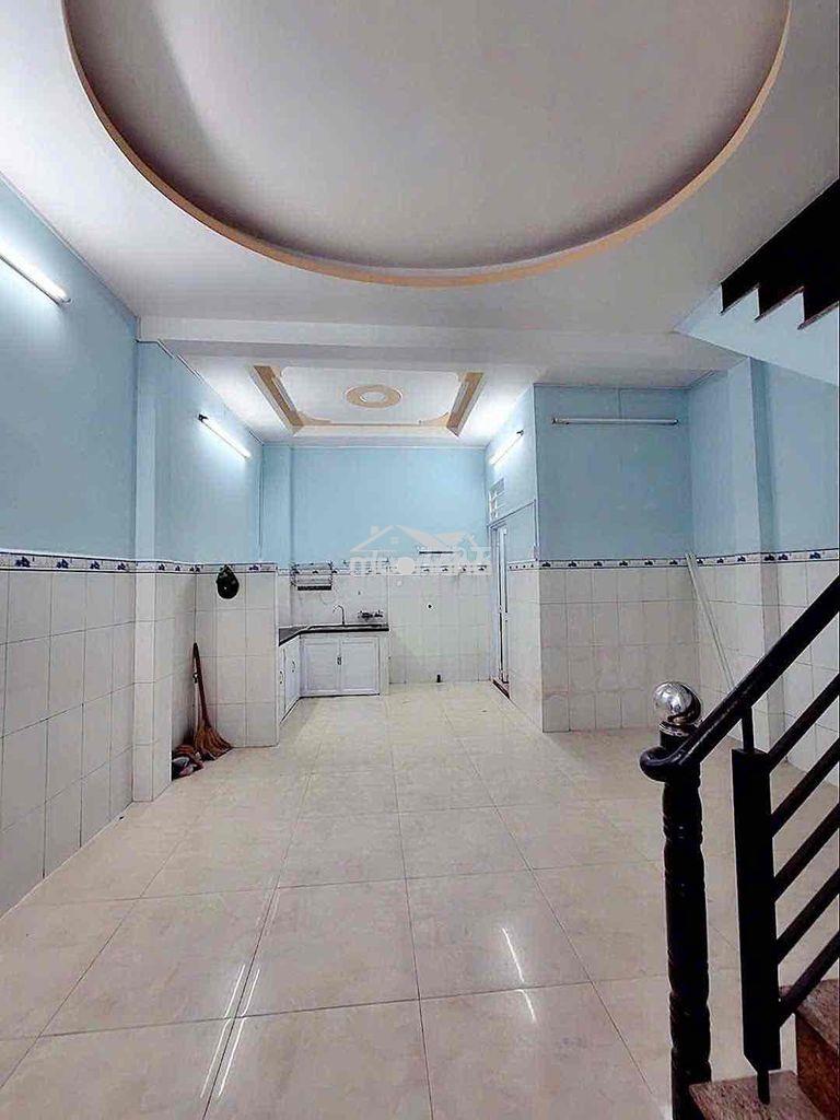 Nhà quận 5 sát mt nguyễn văn cừ 2pn 2wc 1tr1l