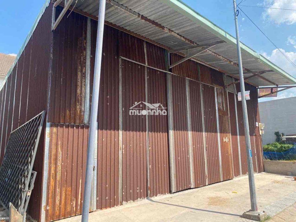 Cho thuê kho xưởng 200m2 giá chỉ 12tr/ tháng - 2