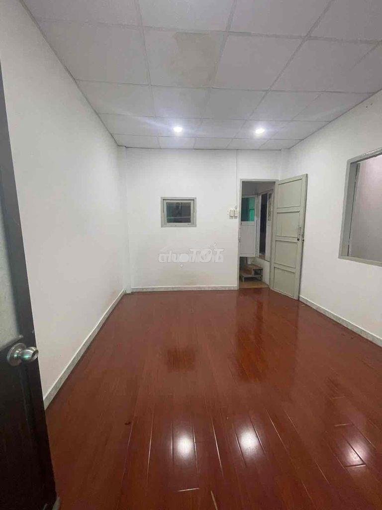 Cần bán nhà hxh ngay chợ vải tân bình, dt : 60m2 - 4