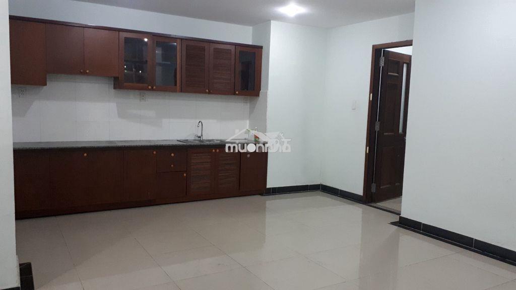Cần cho thuê căn hộ giai việt -3pn nhà trống có rèm.giá: 12 triệu - Ảnh 3