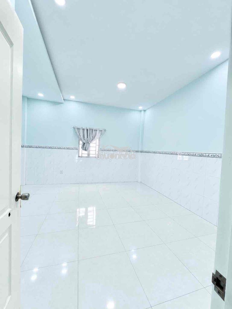 Cho thuê nhà dt 5x30m sân rộng đậu ôtô 2pn 2wc đường rộng xe tải - Ảnh 3
