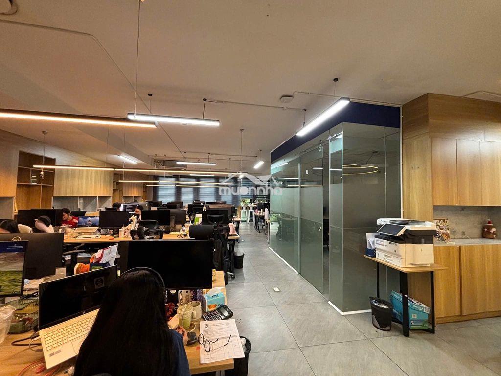 Nhà mt trần não q2 *** 12x18m, hầm 4 lầu, thang máy, chỉ 180tr - Ảnh 2