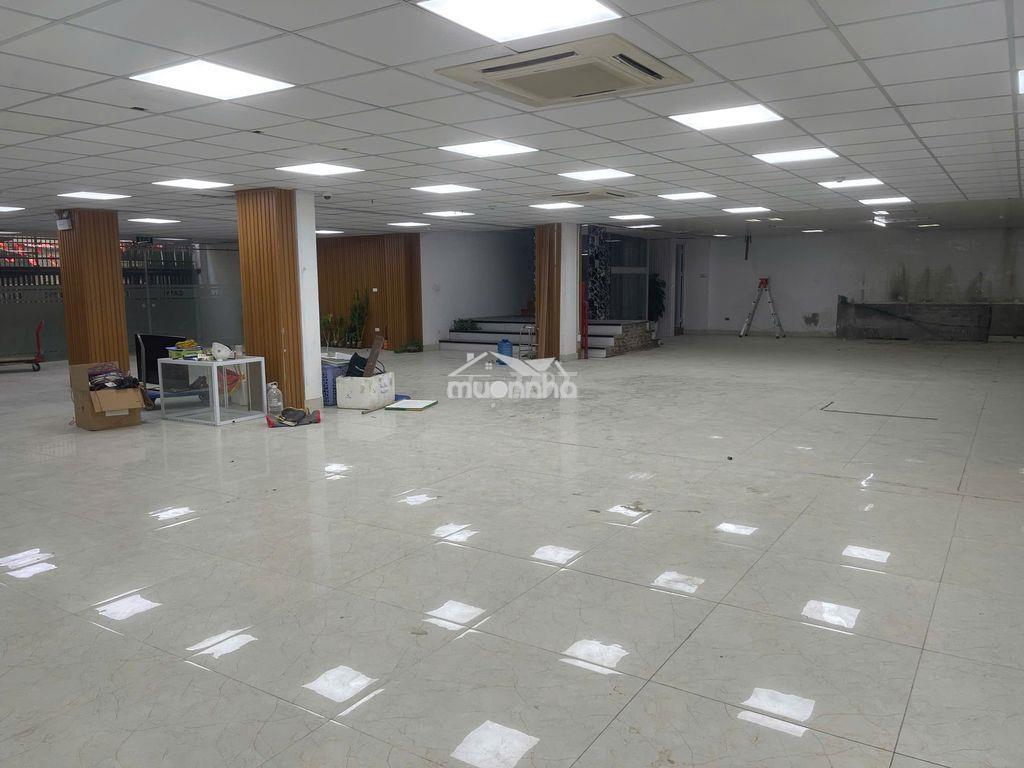 Cho thuê văn phòng 320m2 tại vũ tông phan - 3