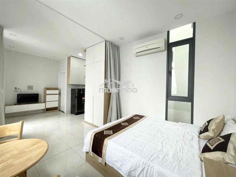 Chdv cao cấp- ngay sân bay- có ban công- ngay công viên hvt