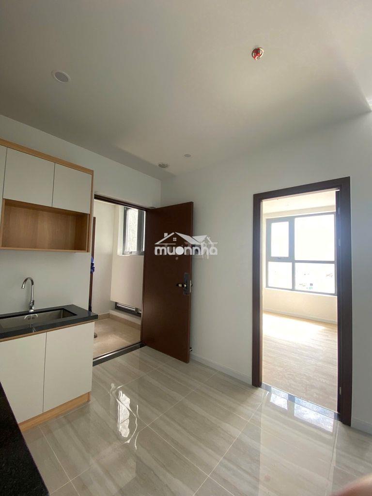 Nhà mới chỉ 6tr 2pn2wc đối diện bxe miền đông mới