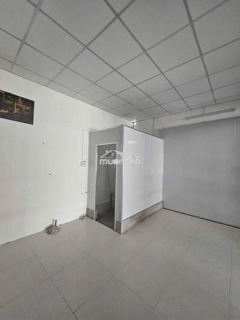 Cho thuê kho 100 m2 gần chợ bà bộ có văn phòng 6,5 triệu - Ảnh 4