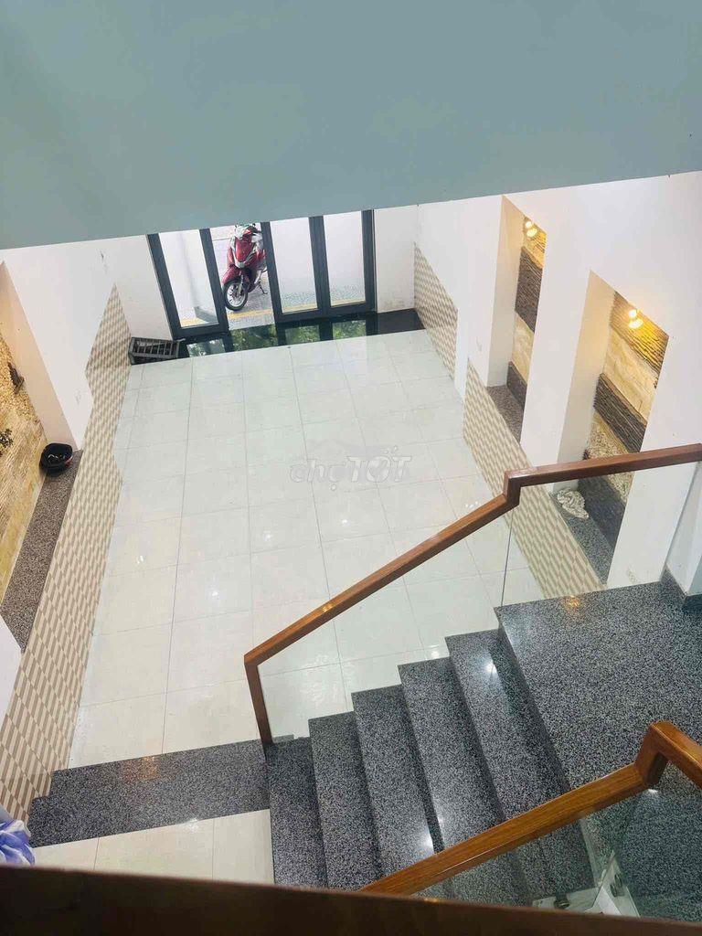 Bán nhà 2 tầng mt huỳnh ngọc huệ, dt: 76m2 - Ảnh 2