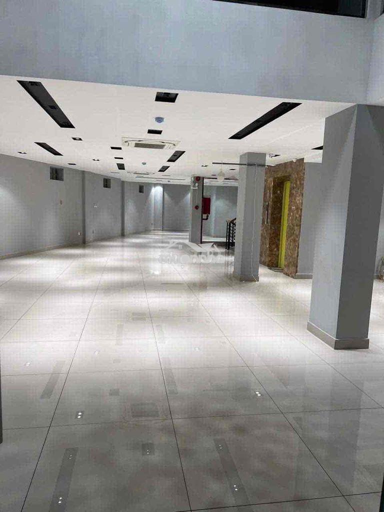 Cho thuê nguyên toà nhà 6 tầng bờ bao tân thắng tân phú