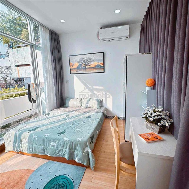 Căn hộ ban công diện tích rộng gần hàng xanh