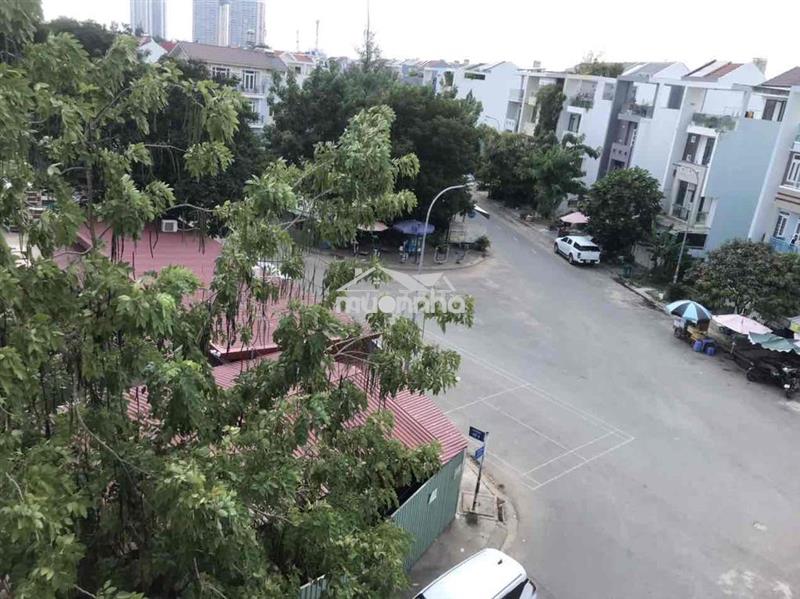 Cho thuê phòng ban công kdc phước kiển a - ngay trường tôn dưcd thắng
