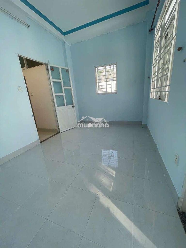 Cho thuê nhà mới, đúc 1 trệt 3 lầu, - cmt8 p15 quận 10 - Ảnh 3