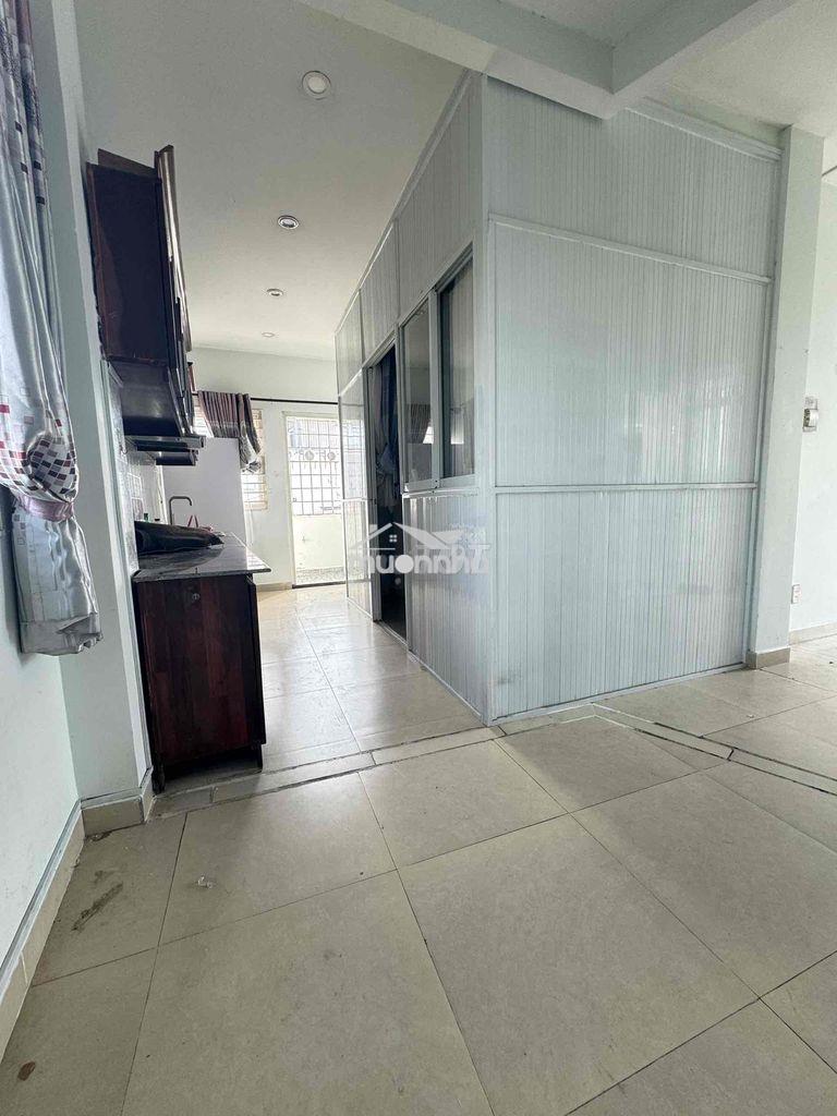 Cho thuê căn 2pn,bancon 60m2 ngay cầu nhị thiên đường - Ảnh 2