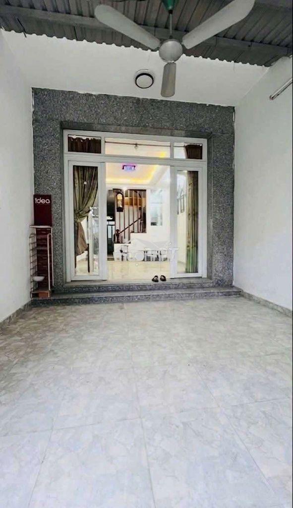Bán nhà đẹp quận 9, hẻm xe hơi, dt 82.7m2. 2 tầng, rẻ chỉ hơn 4 tỷ - Ảnh 2