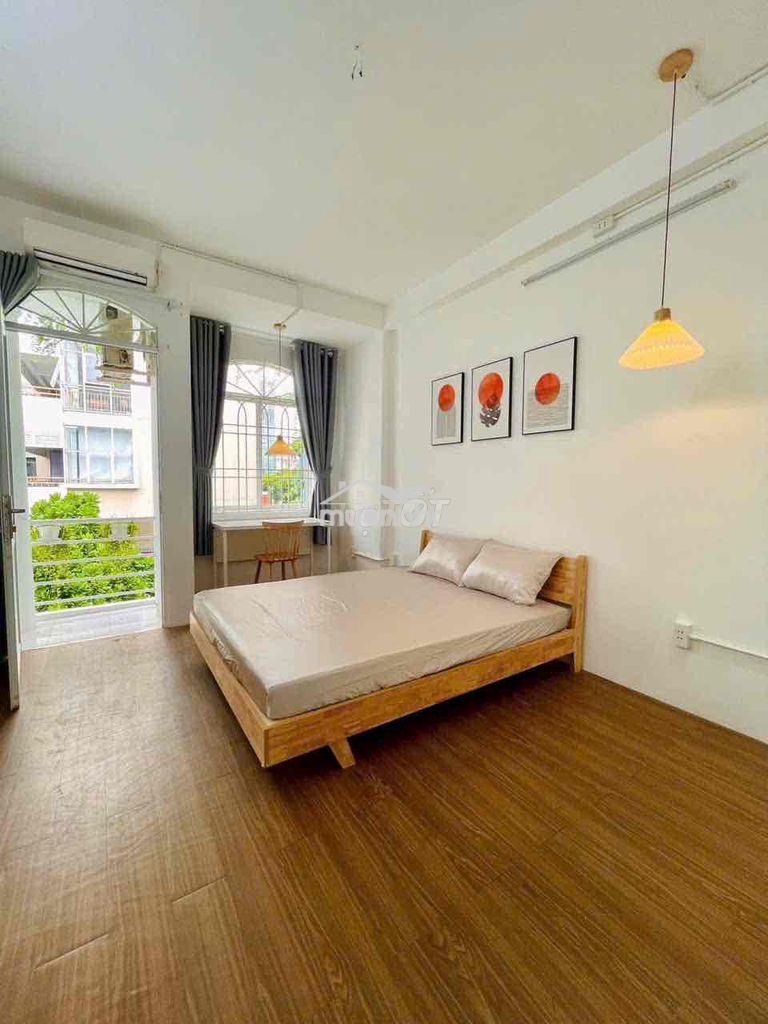 Cho thuê studio ban công full nội thất ngay khu bàn cờ