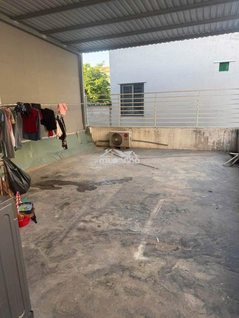 Bán nhà trệt lầu giá rẻ kdc gần siêu thị aeon thuận an - Ảnh 4