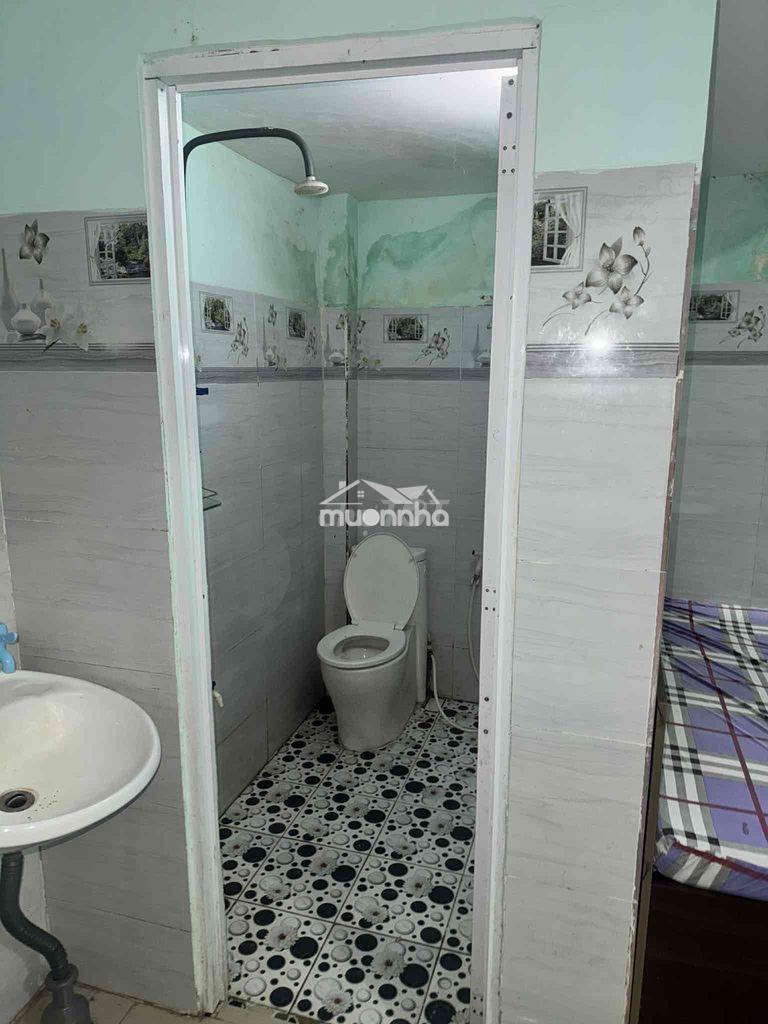 Dãy trọ e còn 2 phòng cho thuê , sẵn giường nệm, quạt- an ninh -tự do - Ảnh 2