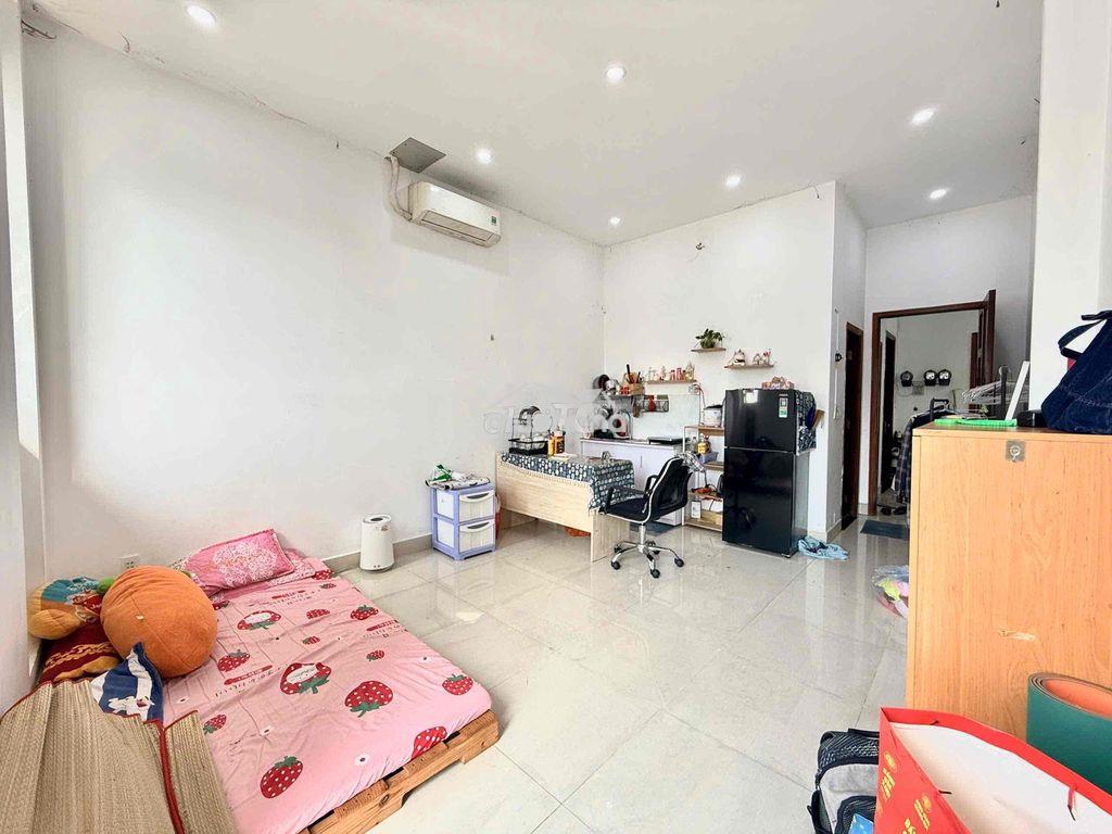 Cho thuê phòng có ban công lớn mặt tiền đường phú thuận, full nội thât - Ảnh 4
