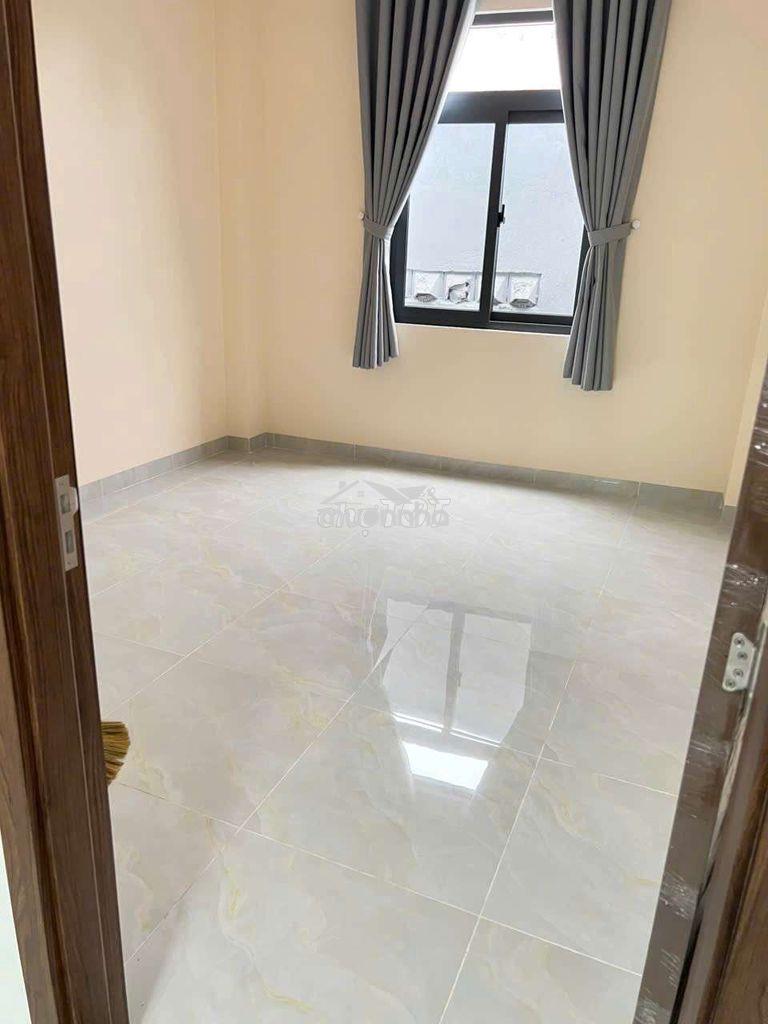 Cho thuê nhà nguyên căn 4 phòng ngủ 4 máy lạnh hẻm xe hơi - 2