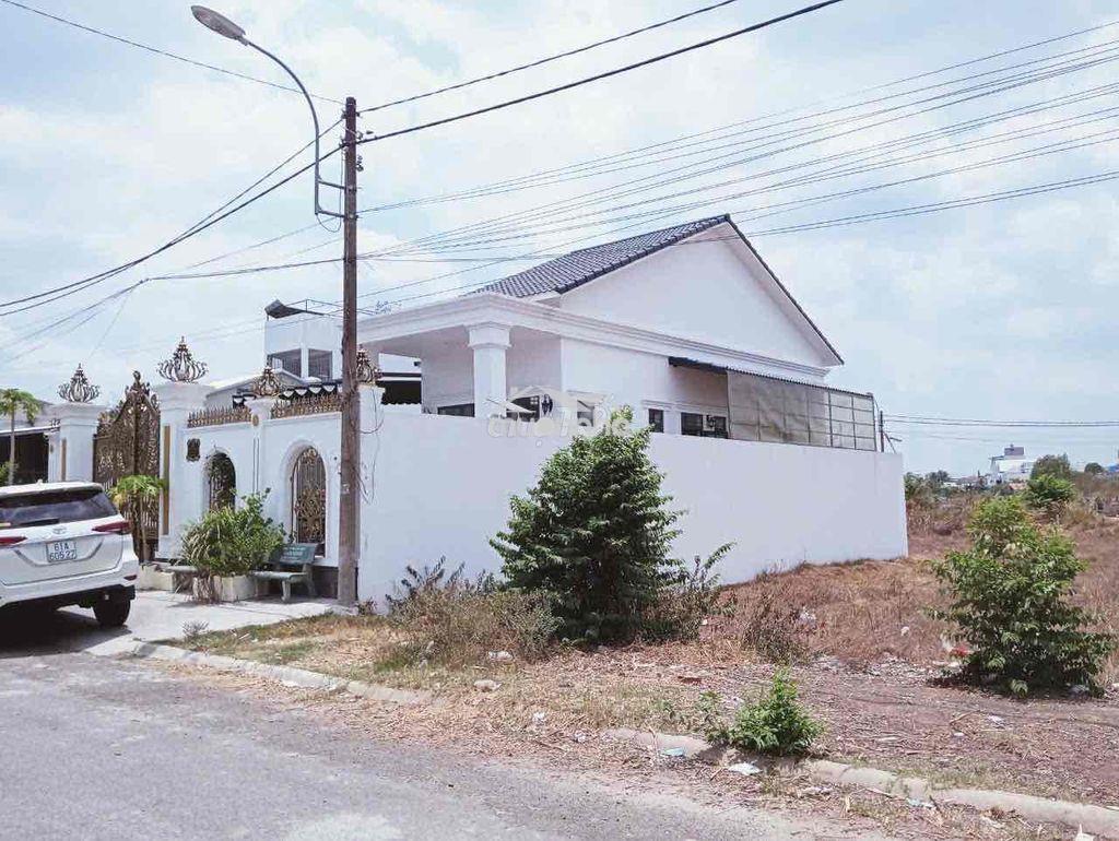 Chú sáu vỡ nợ cần bán gấp lô đất mặt tiền đường nhựa lưu khai hồng - Ảnh 2