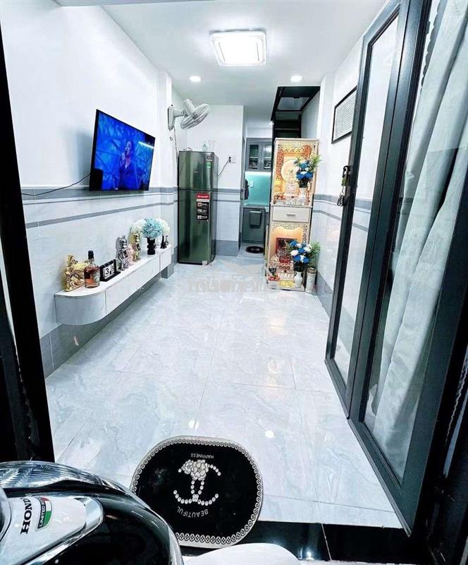 Chính chủ cần bán nhà mới tôn đản phường khánh hội quận 4.
-sổ hồng