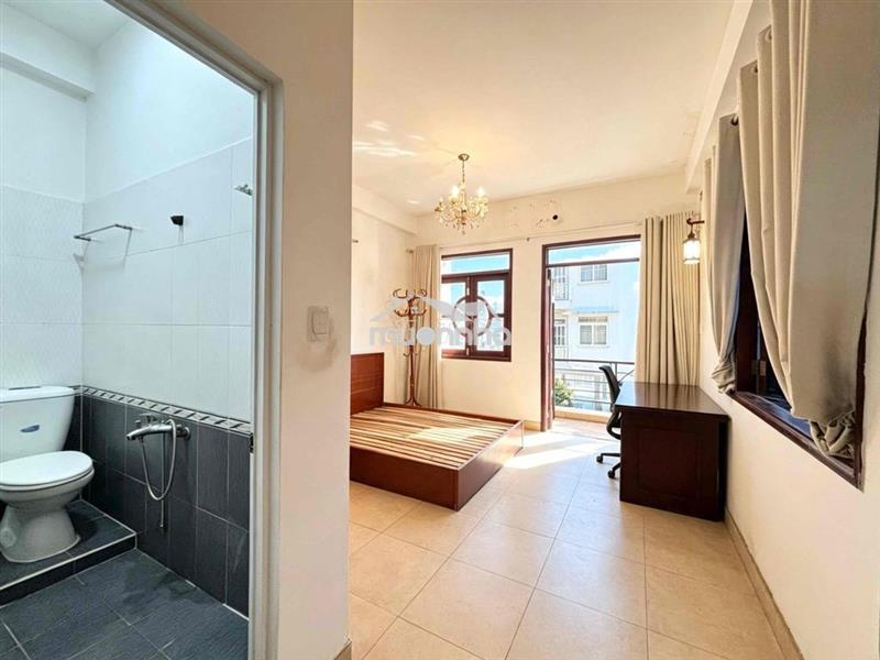 Phòng ban công đang sơn sửa mới lại gần lotte ufm tdt ntt rmit