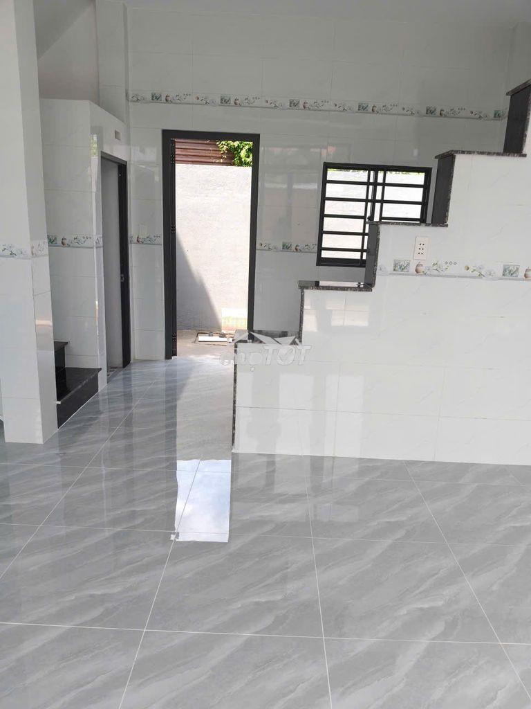 Chính chủ cần bán nhà mới xây sổ hồng và giấy phép xây dựng đầy đủ