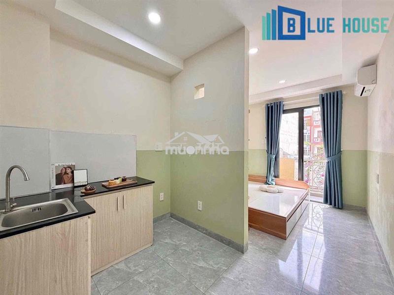 Cho thuê phòng tách bếp - bancol - ngay đầm sen