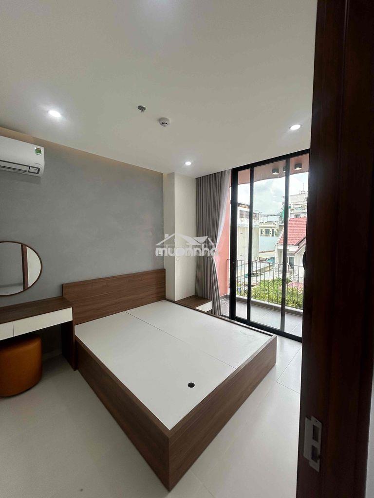 Căn hộ 1 phòng ngủ 2 ban công đẹp ngay trung tâm quận 4