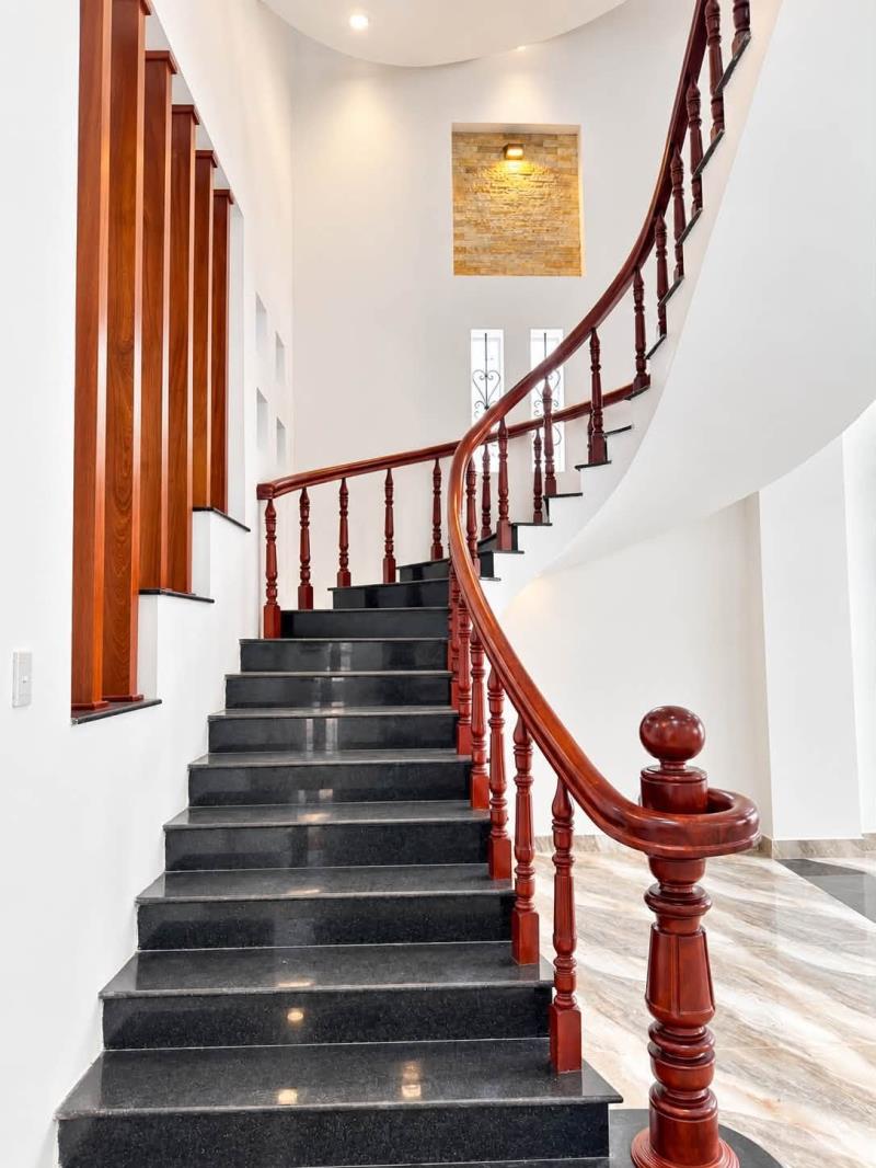Giảm 2 tỷ còn thương lượng – nhà đẹp 3 tầng 132m ngang 8m đối diện aeon tân phú - Ảnh 4
