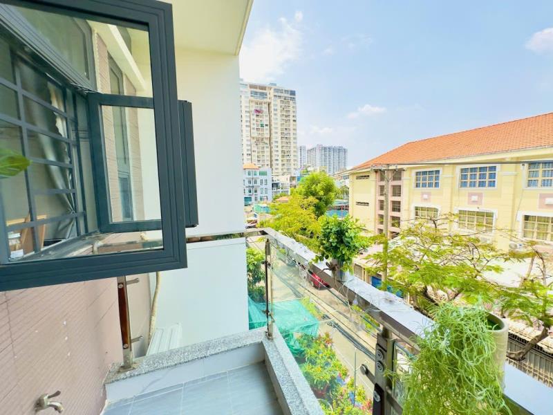 Studio ban công, đủ nội thất, ngay khu ẩm thực quận 7, sầm uất, tiện ích đầy đủ - Ảnh 4