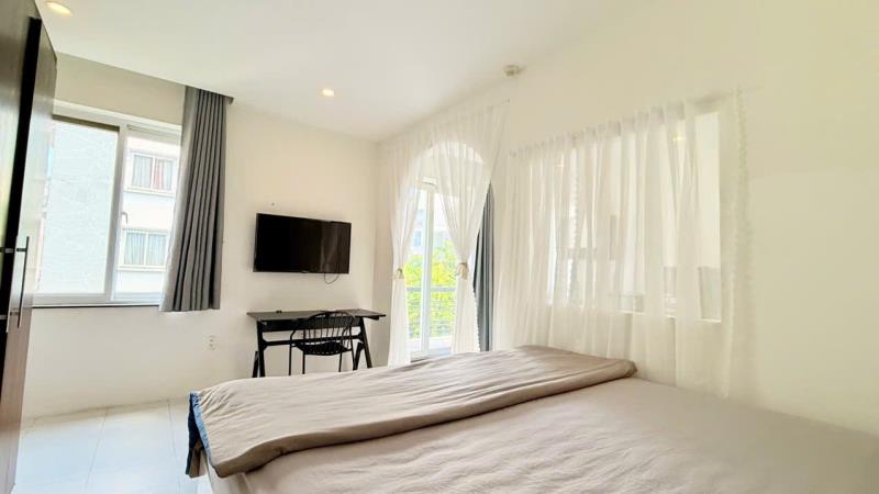 1 phòng ngủ đẹp ban công ngay phú mỹ hưng, kế sky garden, vivo, rmit, crescent mall  - Ảnh 2