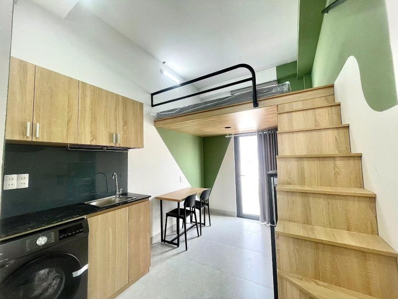 Căn hộ mới gác cao ban công lớn máy giặt riêng full nội thất đường ngô đức kế sát bên quận 1 , tiện ra hàng xanh , quận 3