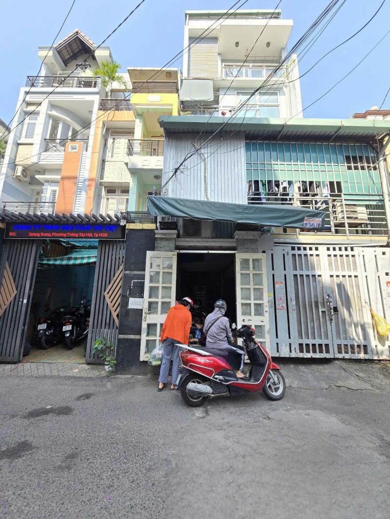 Bán chdv 5 tầng 6 x 20 hẻm 5m 1/ quang trung, ngay chợ hạnh thông tây, 12p + mặt bằng kd