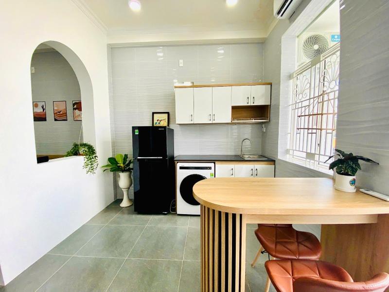 🧨Siêu phẩm 1pn tách bếp - ban công kịch trần ngay khu ẩm thực phan xích long - Ảnh 3