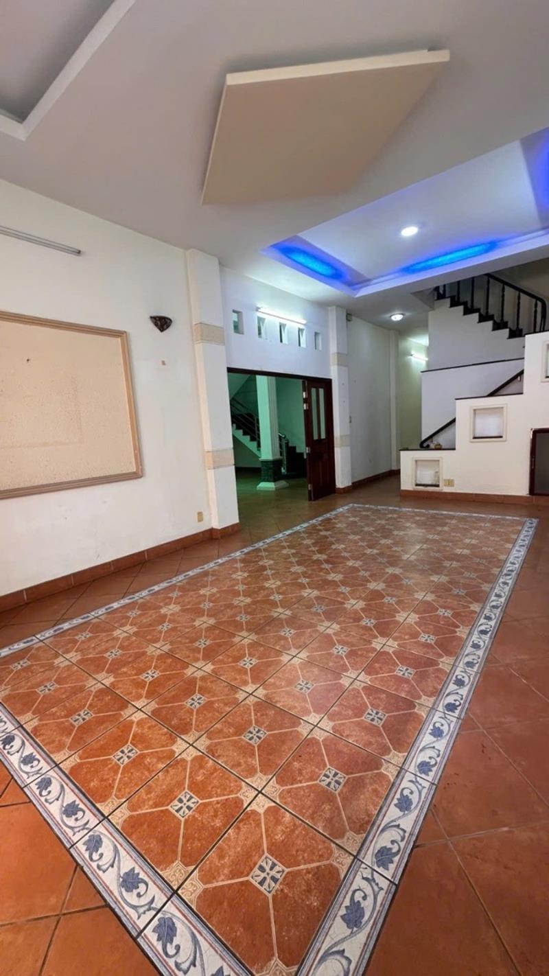 Bán nhà 4 tầng 10 x 25 đường 6m quang trung, ngay sau emart 2, thông đường bờ kênh, 17 phòng rộng  - Ảnh 4