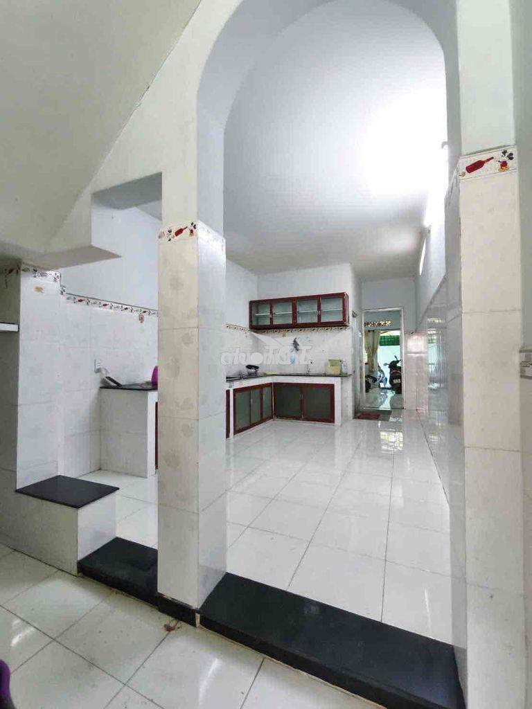 Nhà đẹp đ 53 /1 lầu 2pn2wc hẻm ba gác có sân rộng - Ảnh 2