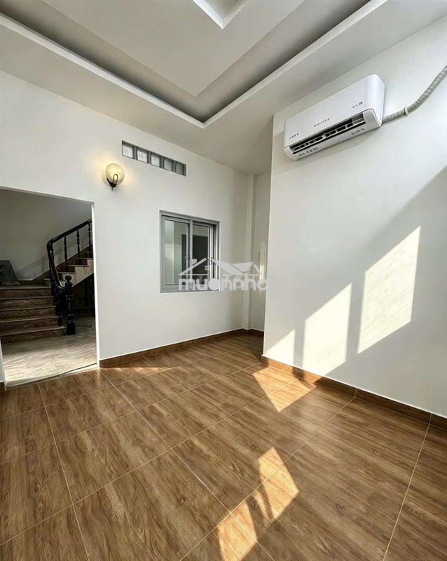 Phòng mới xây ngay vòng xoay lê đại hành, q11.