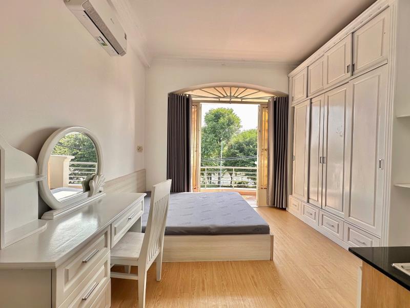 Pass phòng ban công view bờ kè, bếp riêng • 42m² • xô viết nghệ tĩnh, bình thạnh – ngay công viên tầm vu