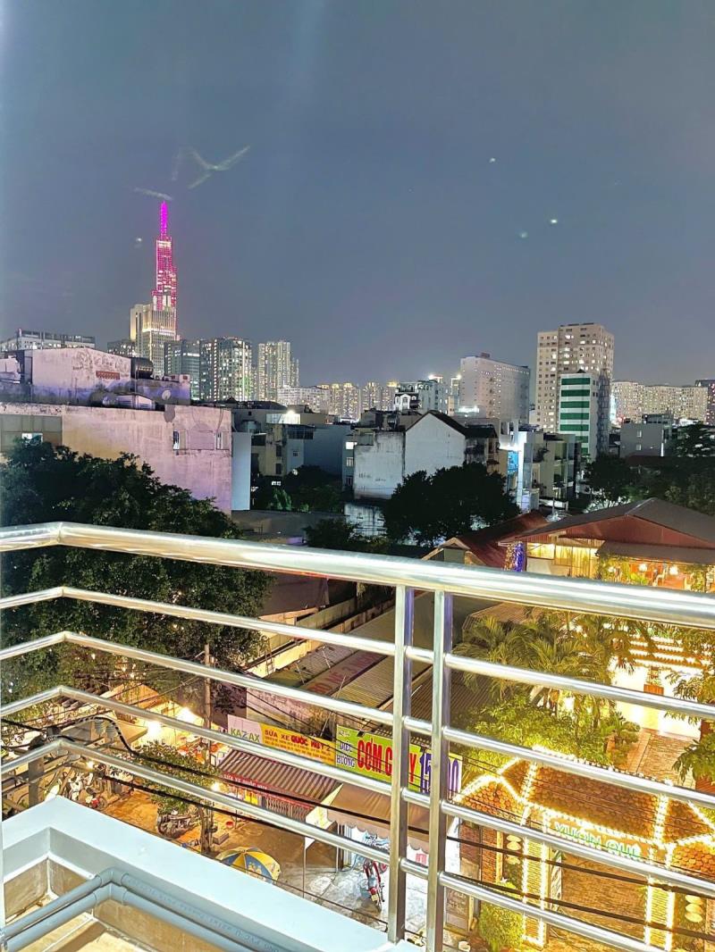 Căn hộ full nội thất, ban công, máy giặt riêng tại đường d5, bình thạnh, sát đh ngoại thương & hutech, 3 phút qua quận 1