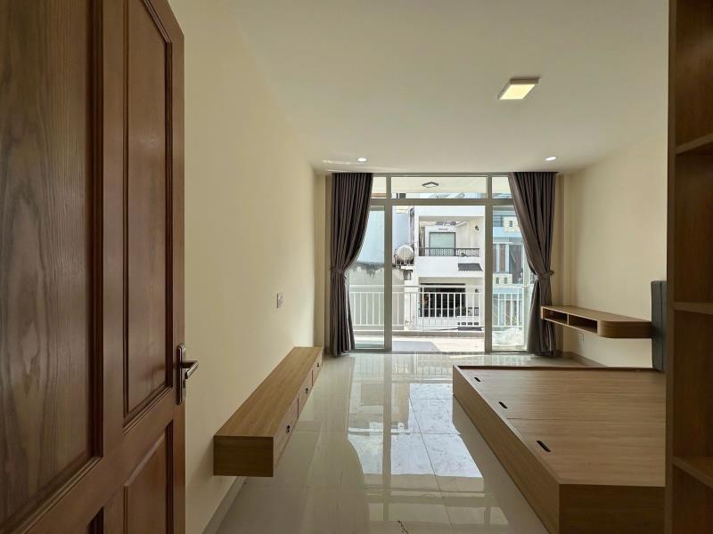 Cho thuê căn hộ có ban công và cửa sổ lớn thoáng mát full nội thất đường đào duy anh quận phú nhuận, sát bình thạnh, quận 1 gần sân bay tân sơn nhất