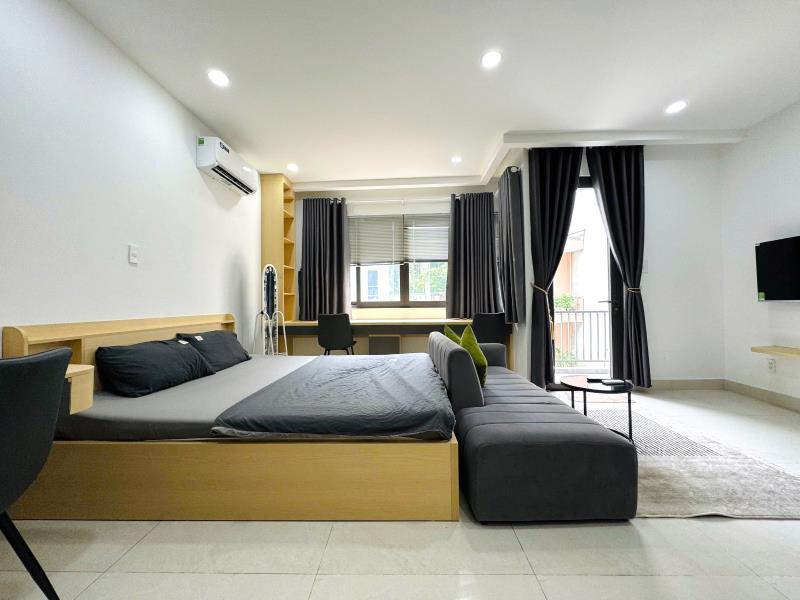 Căn hộ 45m2 ban công, nguyễn cửu vân sát quận 1, có tivi, sofa, nhà thang máy, an ninh, nhận khách nước ngoài, ngắn hạn