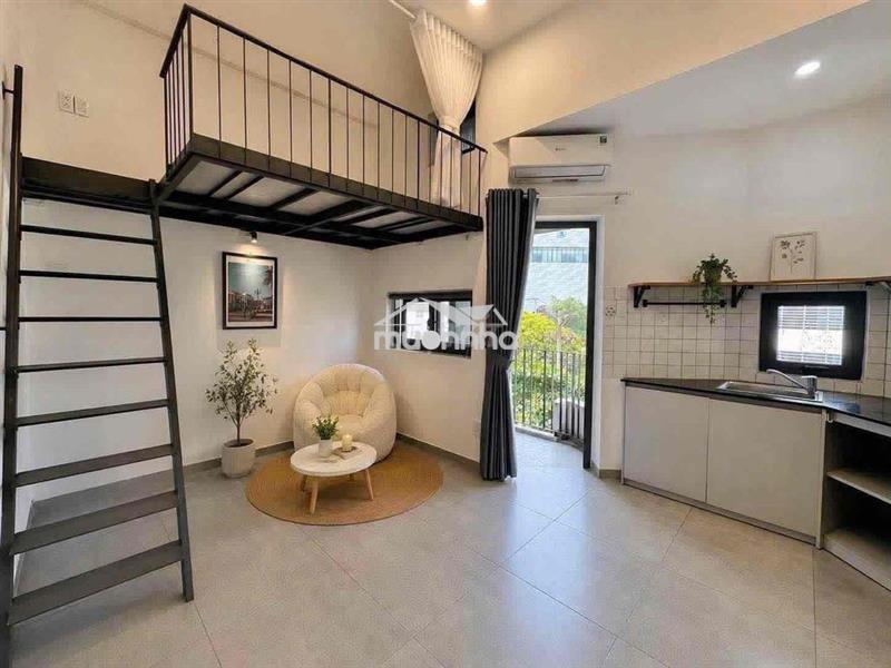 Phòng có gác bancol lê trọng tấn gần huit