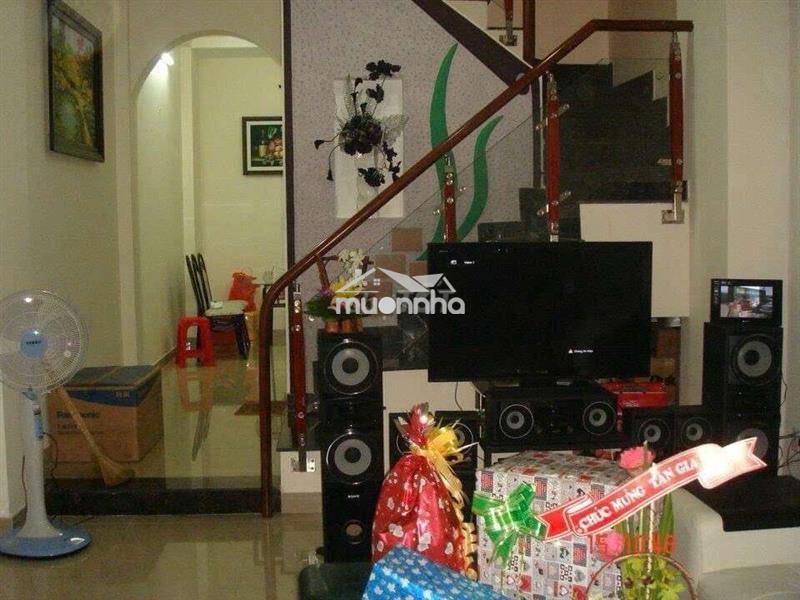 Nhà full nội thất 1 trệt 2 lầu sân thượng 4x13m hẻm âu dương lân 