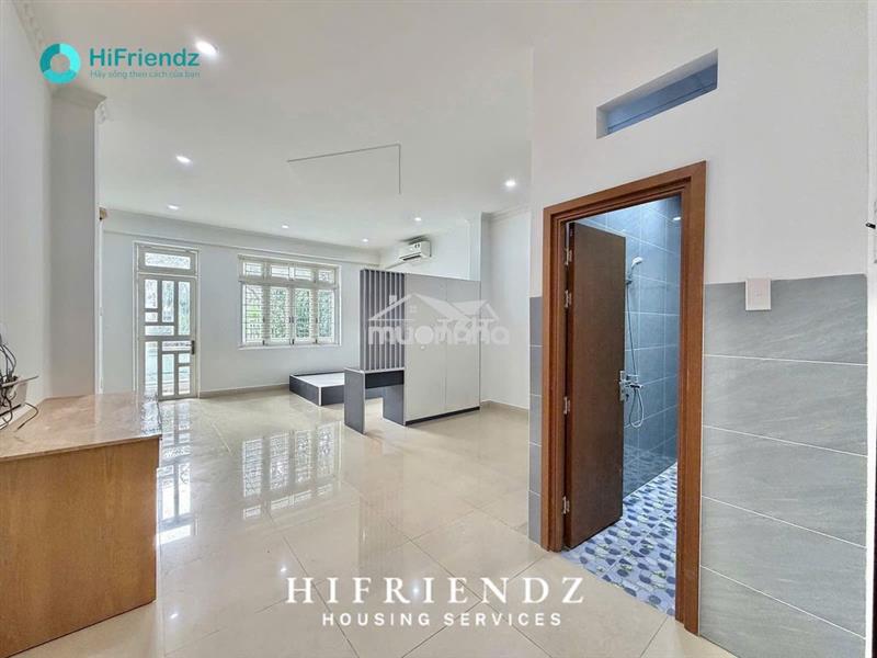 Khai trương studio ban công 40m2 ở được 3-4 người giá hạt dẻ