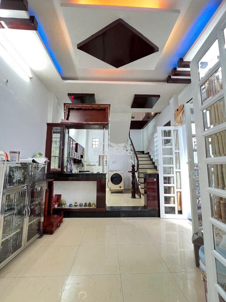 Cho thuê nguyên căn 2mt - nguyễn duy dương. 4 tầng mới đẹp.