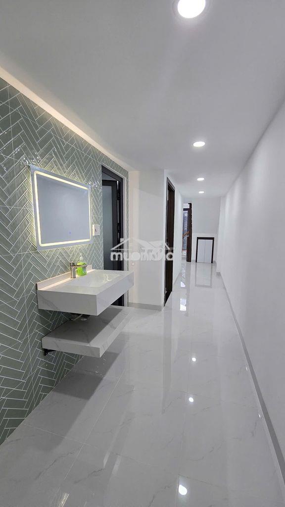 Nhà nguyễn ảnh thủ gần trường giao thông vận tải, 5.4x18m, 2 tầng 4pn