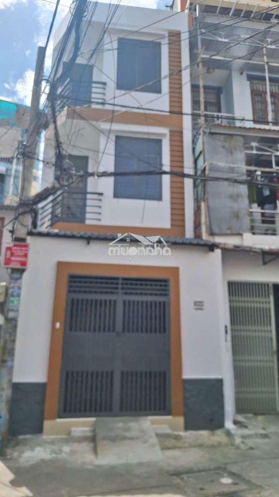 Nhà 3 tầng  lạc long quân, f10. dt 4,3x13 . 4pn, 3wc