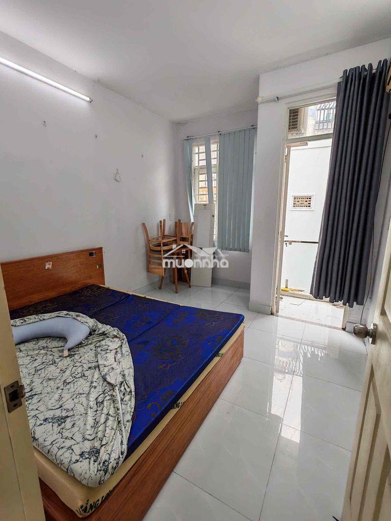 Nhà nguyên căn hẽm xe hơi