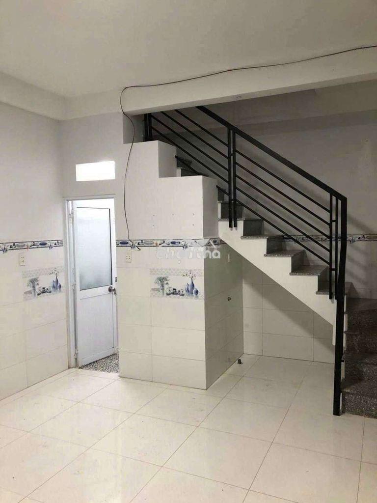 Cho thuê nhà trống sẳn vô ở liền hẻm xe tải quay đầu - Ảnh 3