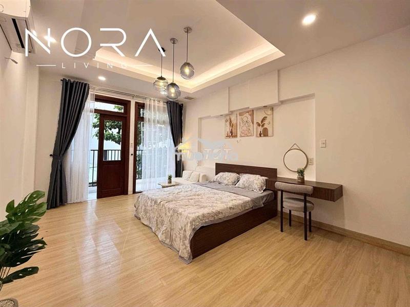 Căn hộ ban công thoáng ngay trung tâm quận 10 gần vòng xoay dân chủ